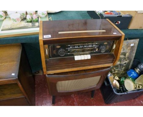 Old valve radio & Dynatron speaker