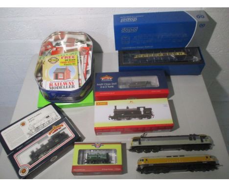 A collection of double OO gauge Locomotives including a boxed Dapol GWR Streamlined Diesel Railcar, a boxed Bachmann Ivatt Cl