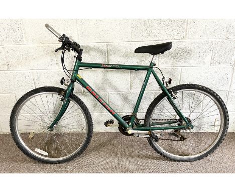 A Releigh Boulder Endurance E series Gents bicycle, frame number 8069650, with Shimano 15 speed gear system