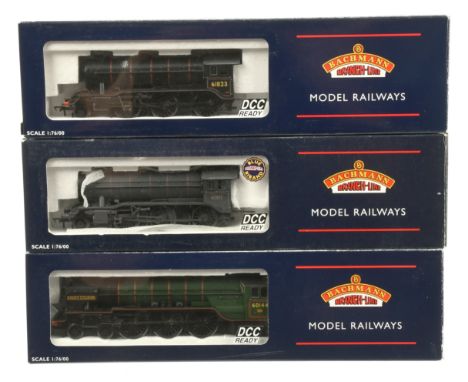 Bachmann 00 Gauge Group of BR Steam outline Locomotives consisting of 32-557 4-6-2 Loco &amp; Tender Lined Green A1 Class 'Ki