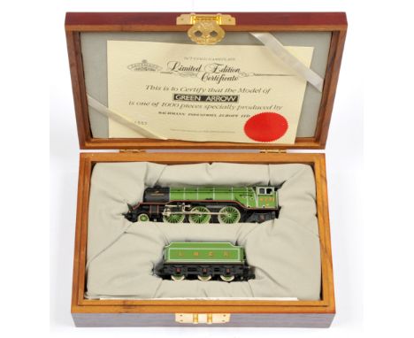 Bachmann OO Gauge Ref 31-550 Limited Edition 2-6-2 Loco and Tender LNER lined apple green Class V2 "Green Arrow" No.4771 with