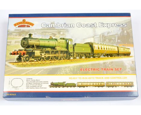 Bachmann 30-021 Cambrian Coast Express Train Set. Containing 4-6-0 GWR Green 7811 "Dunley Manor" Loco &amp; Tender, Brake / 1