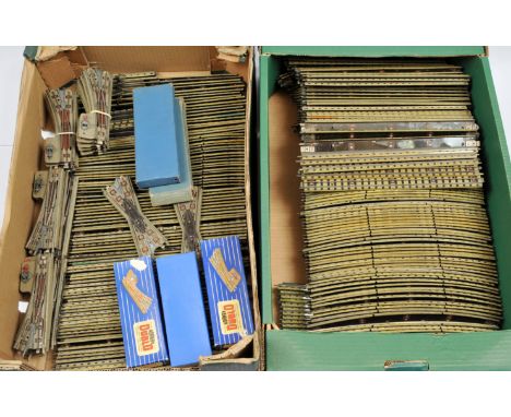 Hornby Dublo 3-Rail Track &amp; Others Items. To include many standard curves &amp; straights, half straights, uncoupling rai