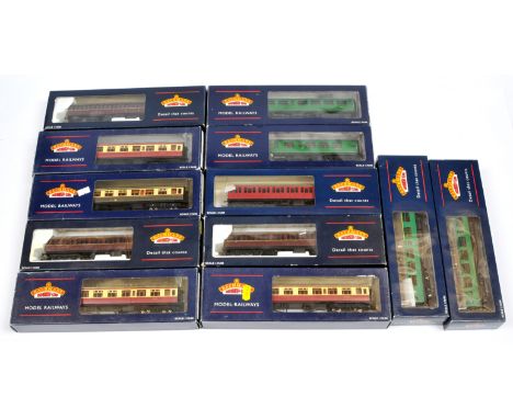 Bachmann 00 Gauge group of Passenger coaches consisting of BR Mk1 Suburban *3, BR Collet Crimson &amp; Cream *3,Br Green Bull