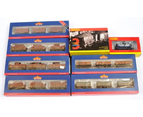 Hornby (China) / Bachmann 00 Gauge group of BR Goods Rolling stock consisting of weathered 3-pack wagons 38-231Z Vent vans, 3