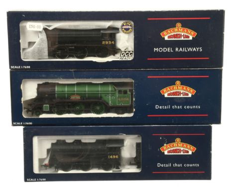 Bachmann 00 Gauge group of LNER steam outline Locomotives consisting of 31-560 2-6-2 Loco &amp; Tender Lined Green Class V2 '