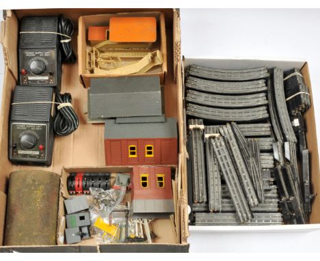 Hornby, Trix &amp; others mixed group of track, buildings &amp; accessories. To include Hornby Dublo Signal Cabin, Footbridge