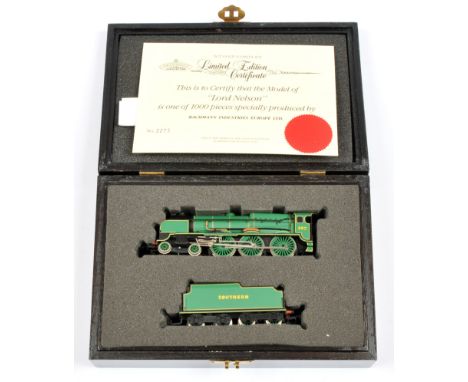 Bachmann OO Gauge Ref 31-400 Limited Edition 4-6-0 Loco and Tender Southern Malachite green Lord Nelson Class "Lord Nelson" N