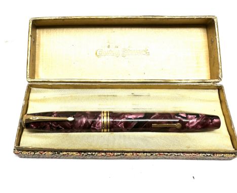 Vintage Conway stewart 58 14ct gold nib  fountain pen boxed