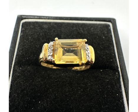 9ct Gold Citrine &amp; Diamond  Dress Ring (1.6g)