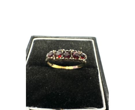 9ct Gold Garnet Dress Ring (1.8g)