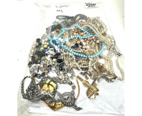 A Collection Of Vintage Jewellery Pieces Including Faux Pearls, 1950s And Kitsch (889g)