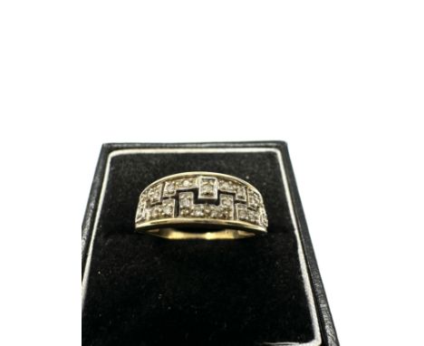 9ct Gold Diamond Dress Ring (3.9g)