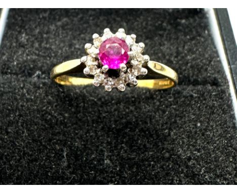 18ct Gold Ruby And Diamond  Ring (2.5g)