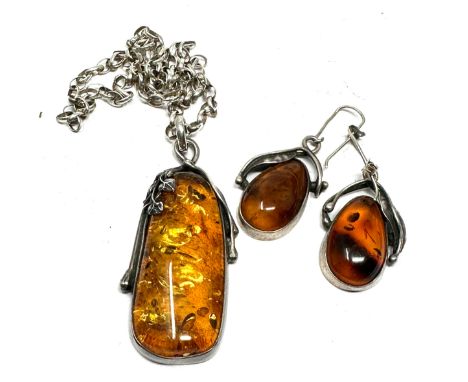 A Silver Baltic Amber Pendant Necklace And Earrings (35g)