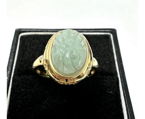 14ct Gold Carved Jade  Ring (4.9g)