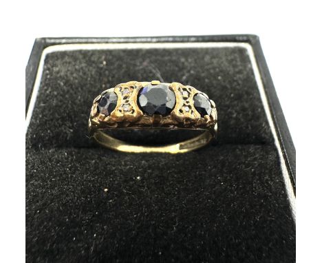 9ct Gold Vintage Sapphire &amp; Diamond Ring (1.9g)