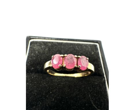 9ct Gold Ruby  Ring (2.4g)