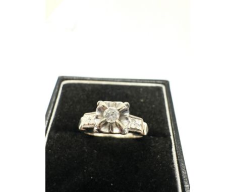 9ct Whtie Gold Diamond Soltiaire Ring (3.2g)