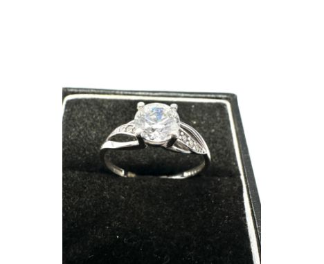 9ct White Gold white stone set Ring (1.7g)