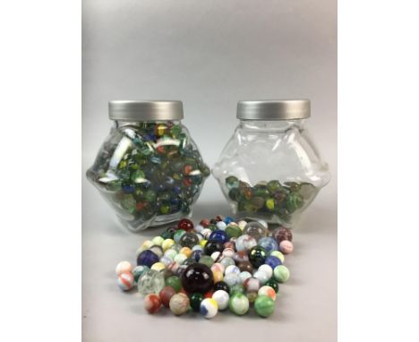 COLLECTION OF VINTAGE MARBLES, varying sizes
