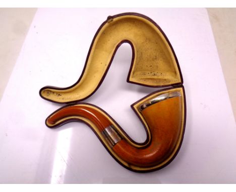 A vintage calabash pipe with silver mounts in case