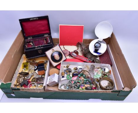 A BOX OF ASSORTED ITEMS, to include a box of assorted belt buckles such as carved mother of pearl and Bakelite buckles, vario