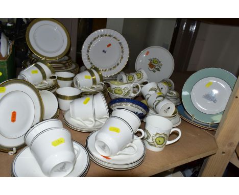 A GROUP OF ASSORTED CERAMICS, comprising Royal Doulton 'Belvedere' pattern nine dinner plates, nine side plates, eight tea pl