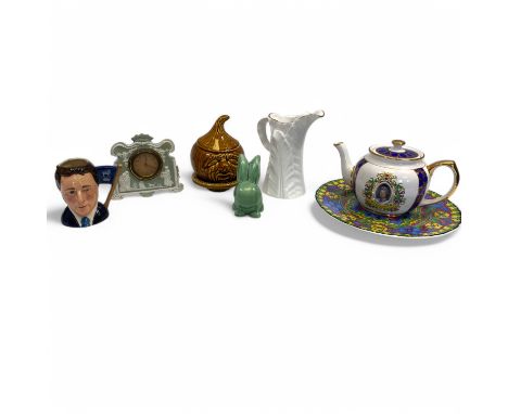 A collection of ceramics, to include a Sylvac rabbit, a picked onion jar, a Wade 1977 silver jubilee pin dish, an Elizabeth I