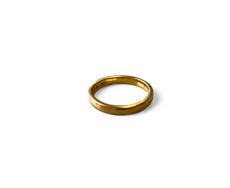 22ct Yellow Gold Wedding Band / Ring.  Size: K Approximately  Weight: 4.4g