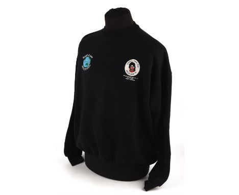 The Rolling Stones - Sweatshirt, blac, Voodoo Lounge Scaff crew Sydney '95 tour, prints to front and rear, size XXL. 