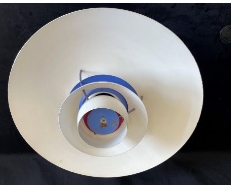 POUL HENNINGSEN FOR LOUIS POULSEN: A PH5 HANGING PENDANT LAMP, in white with blue and red reflector, 48cm diameter Condition 