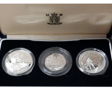 UK 1994 THREE COIN SILVER PROOF COLLECTION COMMEMORATING THE 50TH ANNIVERSARY OF THE ALLIED INVASION OF EUROPE WITH CERTIFICA