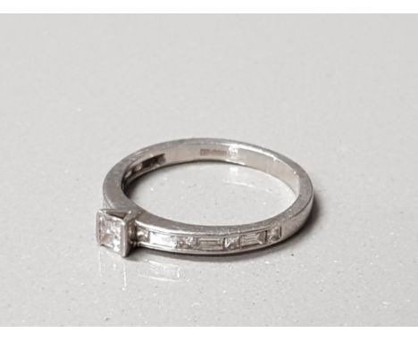 PALLADIUM DIAMOND SOLITAIRE RING 1.5G SIZE K