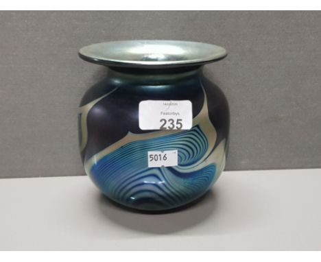 IRIDESCENT PULLED FEATHER BLUE ART GLASS VASE