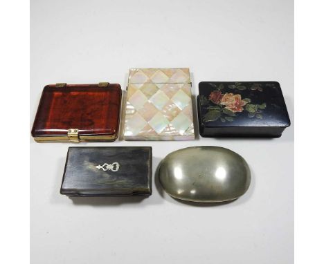 A 19th century mother of pearl visiting card case, 10 x 8cm, together with a 19th century horn snuff box and three others (5)
