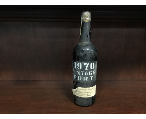 GONZALEZ BYASS & CO 1970 VINTAGE PORT Oporto, Portugal. No capacity or strength stated.