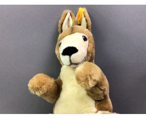 STEIFF KANGAROO 062711 in colours of brown and white