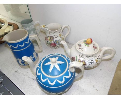 5 items of Copeland Spode including 2 teapots, 2 jugs and a tankard