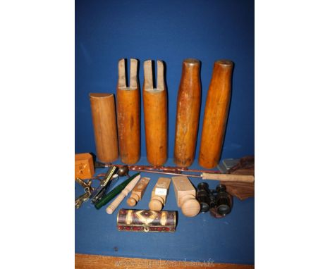 A large tray of mixed ephemera including boot stretchers, vintage 'The Eagle' binoculars, rod rest, gun cleaner, small boxes,