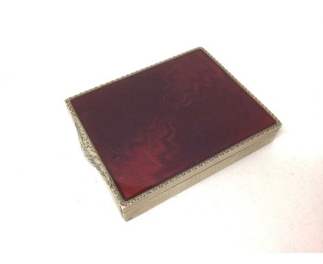 Good quality Art Deco silver gilt compact mirror, with red guilloché enamel top and engine turned decoration, London import m