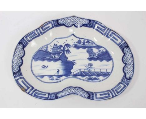 Caughley kidney shaped dish, circa 1785, decorated in blue and white with the Weir pattern, 27.5cm wideCondition report: A fe