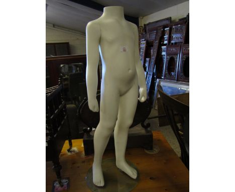 SHOP DISPLAY MANNEQUIN OF A CHILD