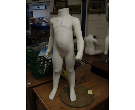 STANDING CHILD MANNEQUIN