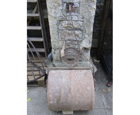 A vintage Ransomes Sims & Jefferies Ltd, Ipswich, cast iron garden roller