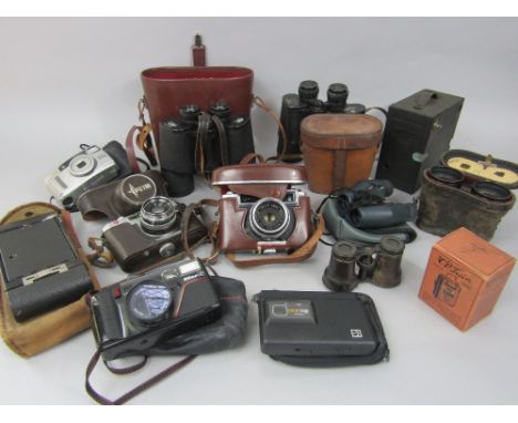 Mixed collection of vintage cameras and binoculars