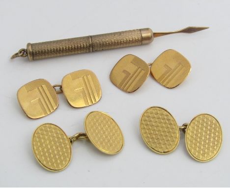 A 9ct engine turned propelling toothpick together with two pairs of engraved gold cufflinks; one pair 18ct and the other 9ct,