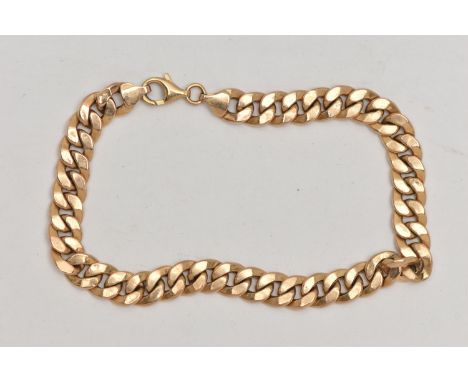 A 9CT GOLD CURB LINK BRACELET, hollow curb link bracelet fitted with a lobster clasp, rubbed 9ct hallmark, stamped 9kt, lengt