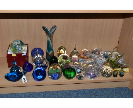 A LARGE QUANTITY OF GLASS PAPERWEIGHTS AND STUDIO GLASS, comprising a boxed unmarked double sided paperweight, a Mdina style 