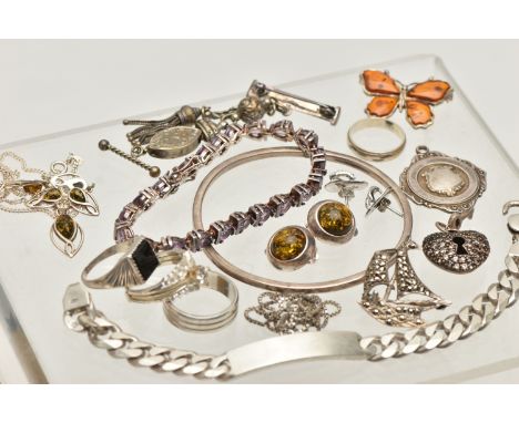 A BAG OF ASSORTED SILVER AND WHITE METAL JEWELLERY, to include a silver onyx signet ring, hallmarked Birmingham, a silver ide